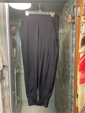 Nike women’s Black Athletic Jogger Pants
